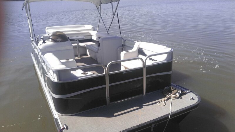 21' Sundancer Pontoon