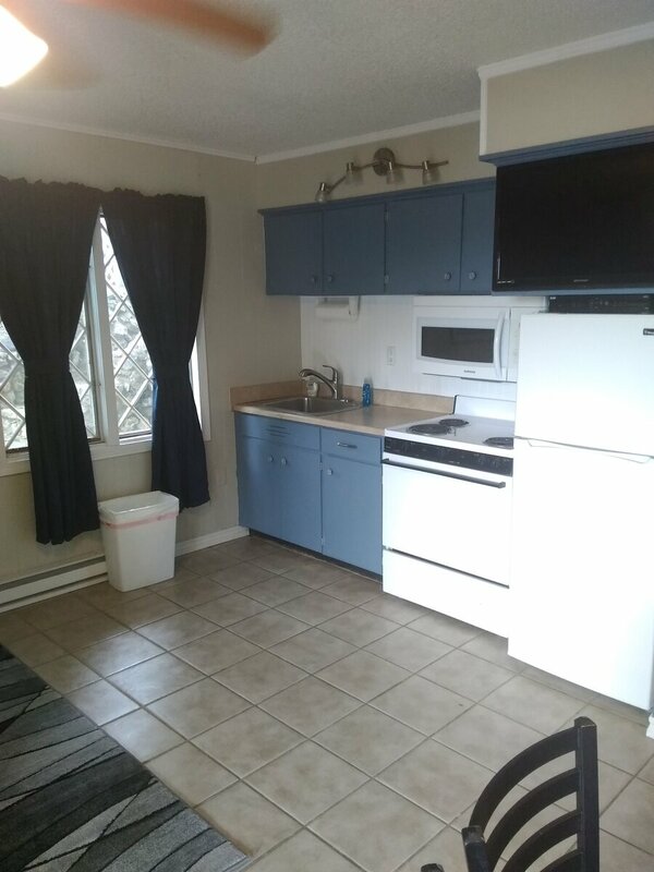 Kitchen full size appliances