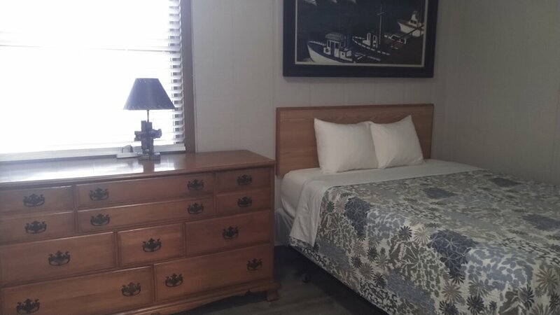 Bedroom #2 withe 1 Queen and 1 Twin